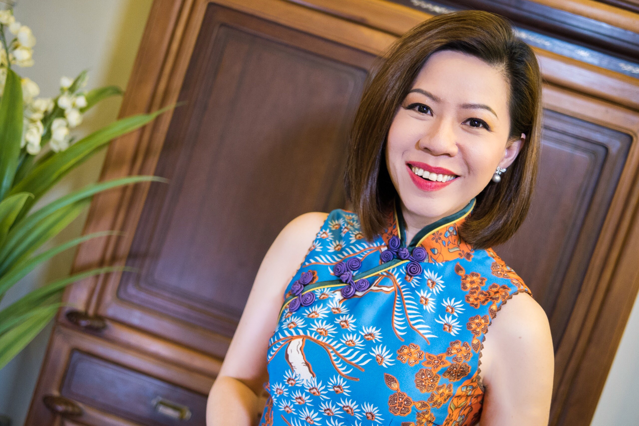 About Helen Senses Live